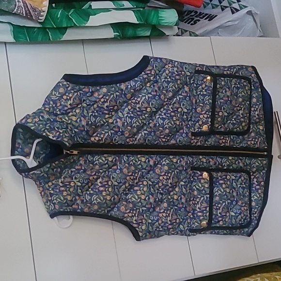 J. Crew x Liberty Excursion Quilted Vest in Catesby Floral Print - Picture 2 of 5